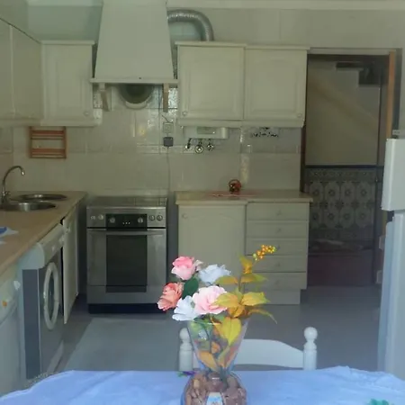 2 Bedrooms House At 8 Km Away From The Beach * Palmela