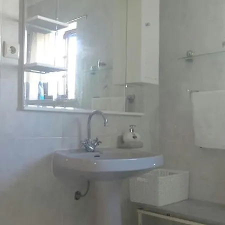 Hébergement de vacances 2 Bedrooms House At 8 Km Away From The Beach