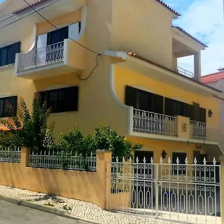 2 Bedrooms House At 8 Km Away From The Beach * Palmela